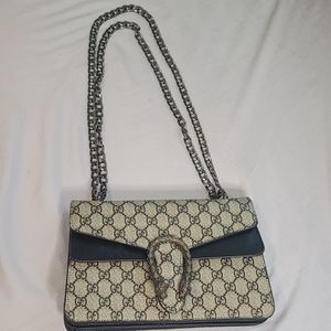 Cross body purse